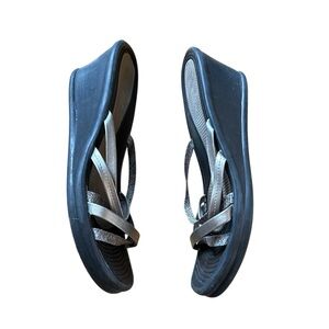 Skechers Y2K Strappy Wedge Sandals Black Silver‎ Snakeskin Women’s Size 10